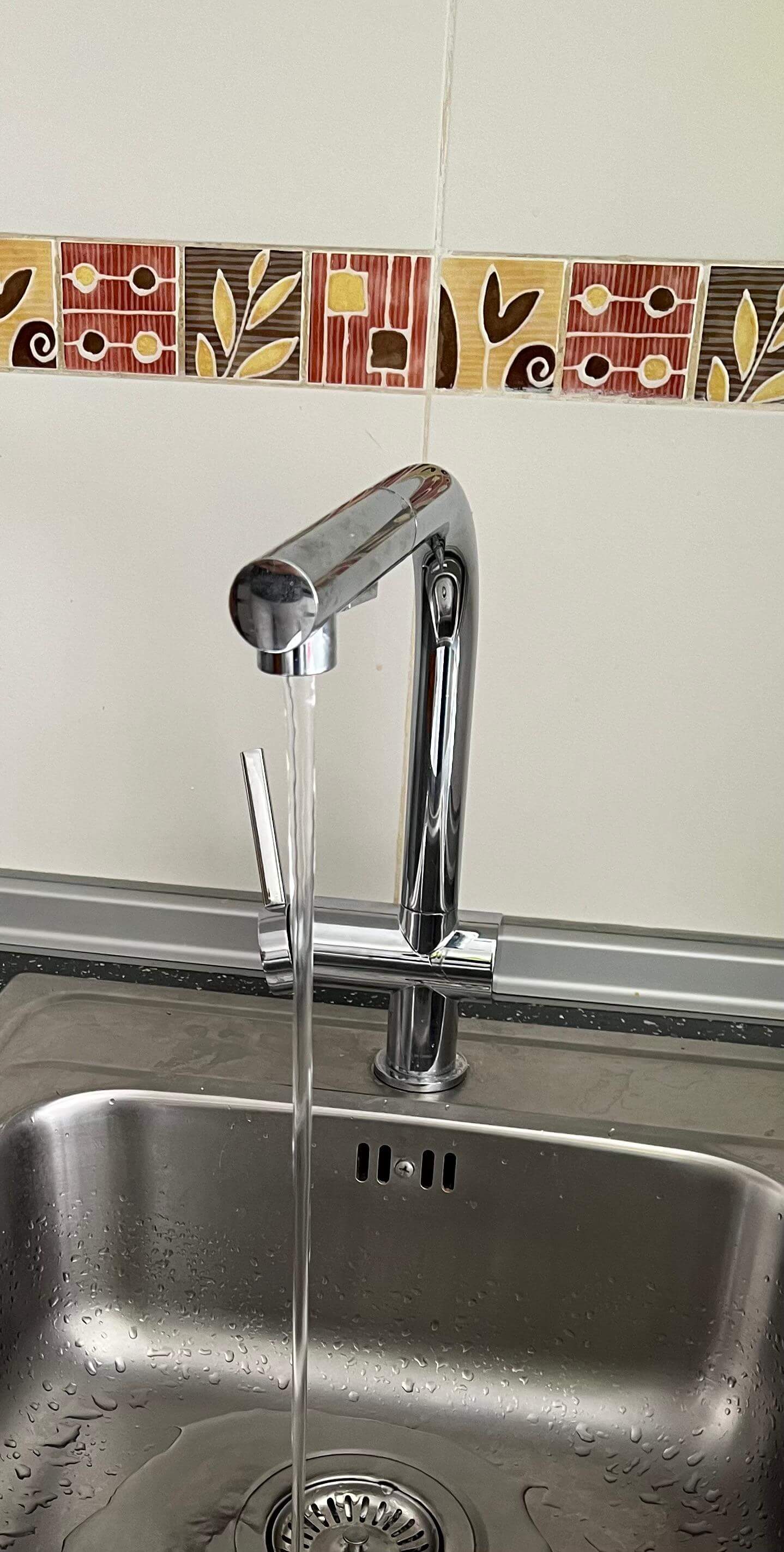Grifo de fregadero instalado